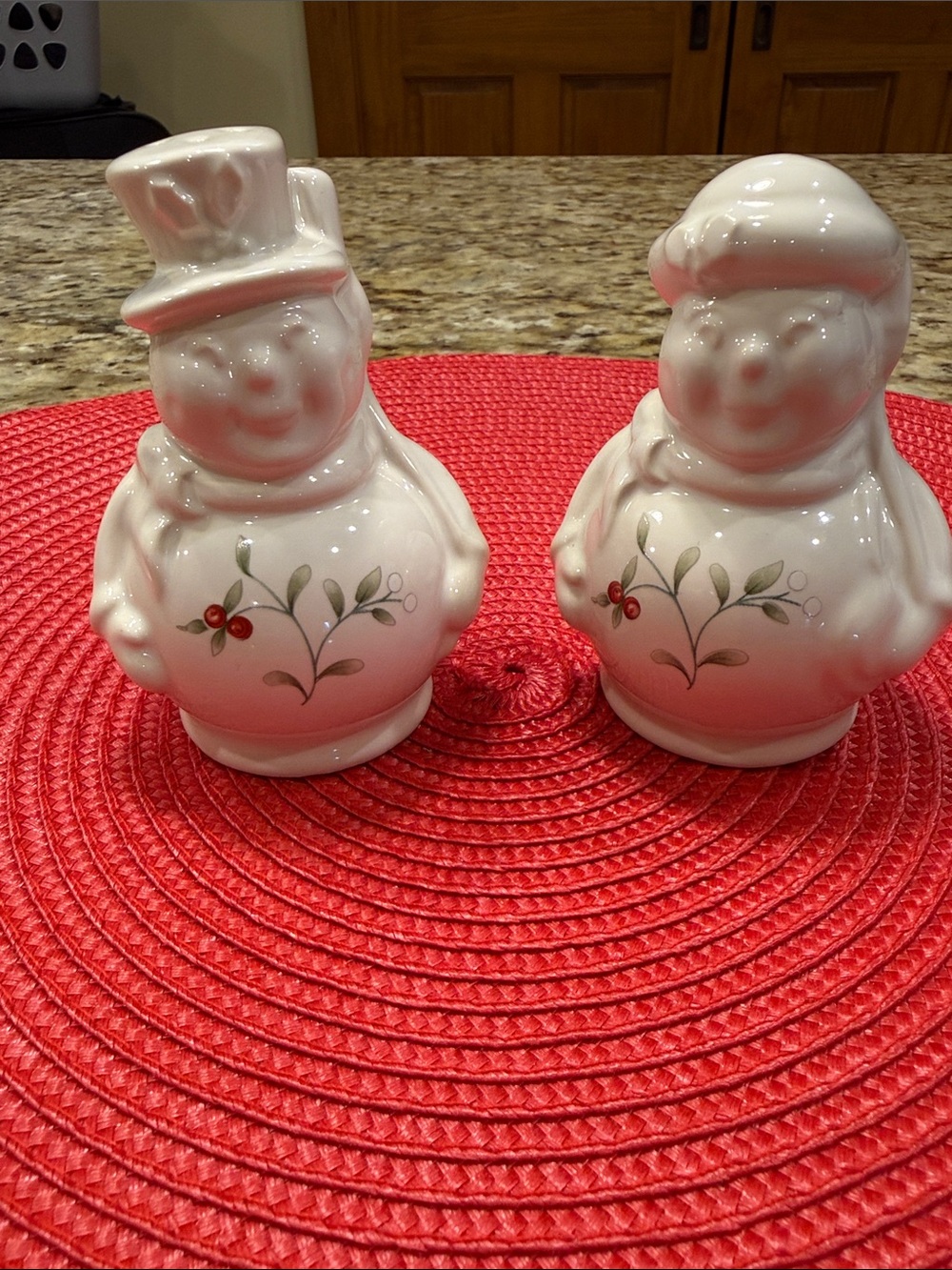 Pfaltzgraff White Snowman Salt and Pepper Shakers with Holly Detail